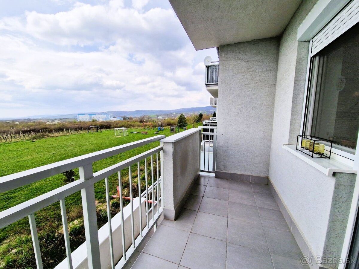 Predaj veľkorysý 3 izbový zariadený byt 87,6 m2 s parkovaním