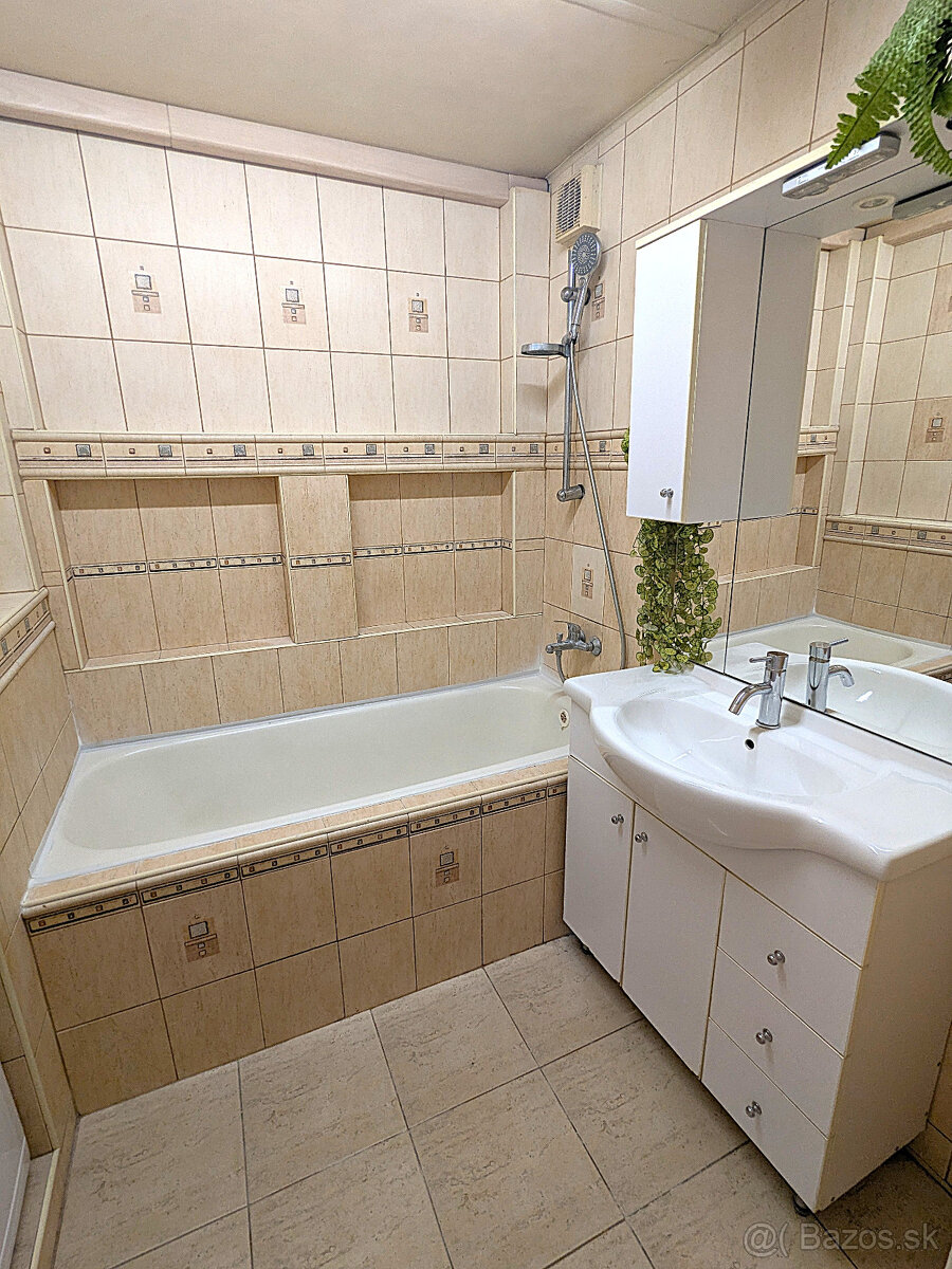3 izb čiast.rek., Ťahanovce (Viedenská), 76m2, OV, LO,8p.