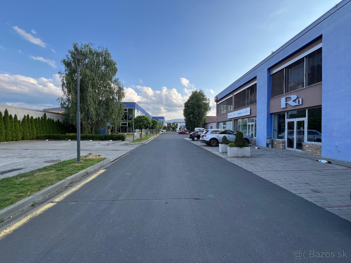 Samostatná kancelária 18 m² v modernom biznis centre R11