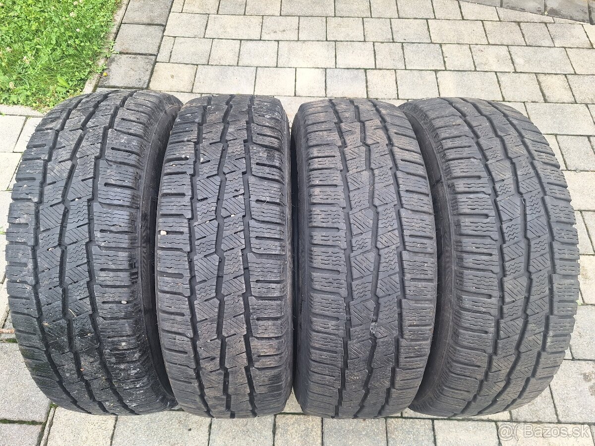 MICHELIN Agilis Alpin 215/60 R17 C