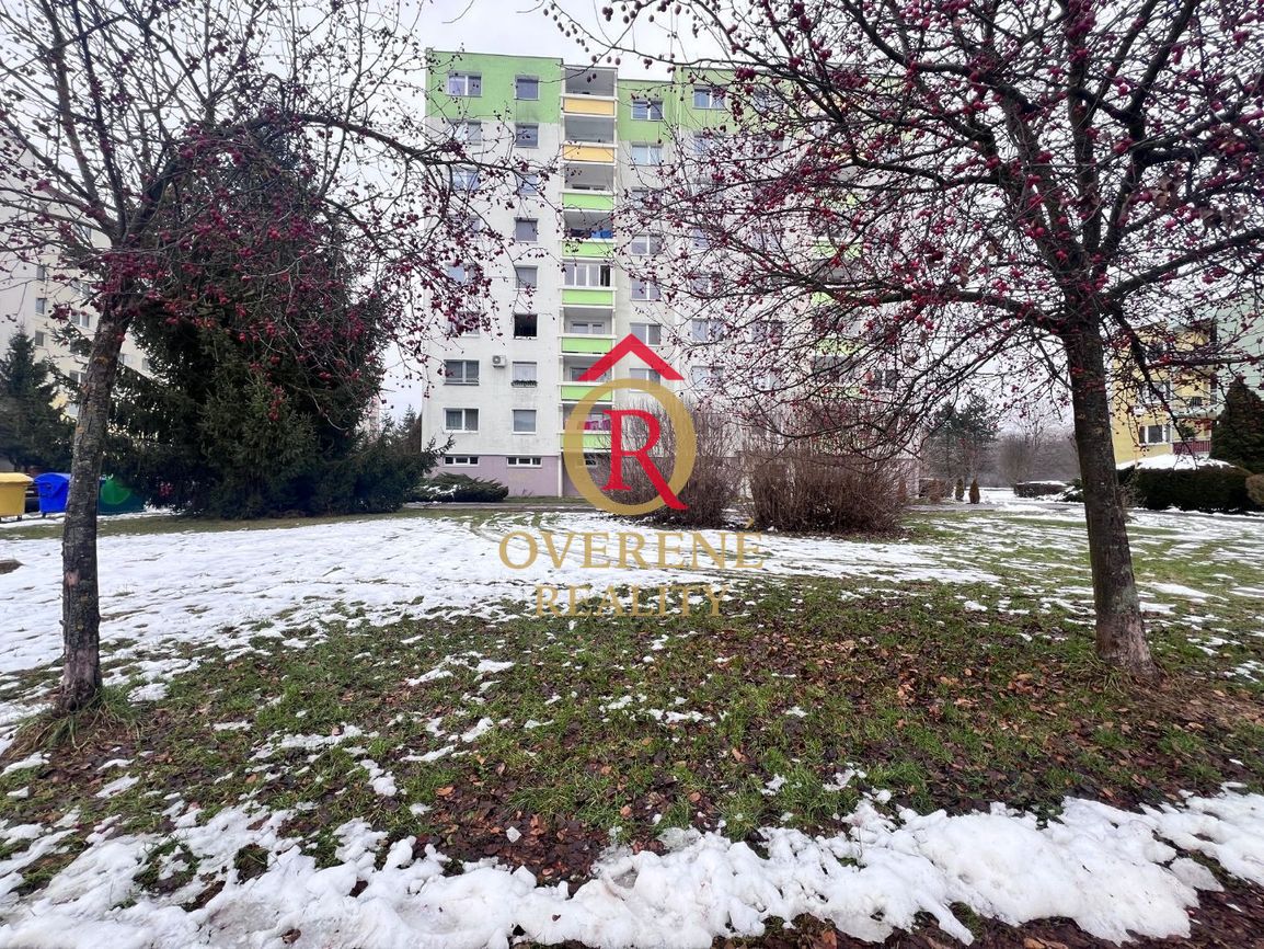 Na predaj rovinatý pozemok pre parkovisko 778m2 - Zvolen-Zá