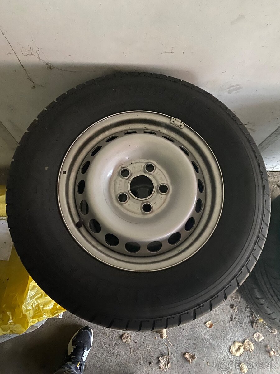 235/65R16C