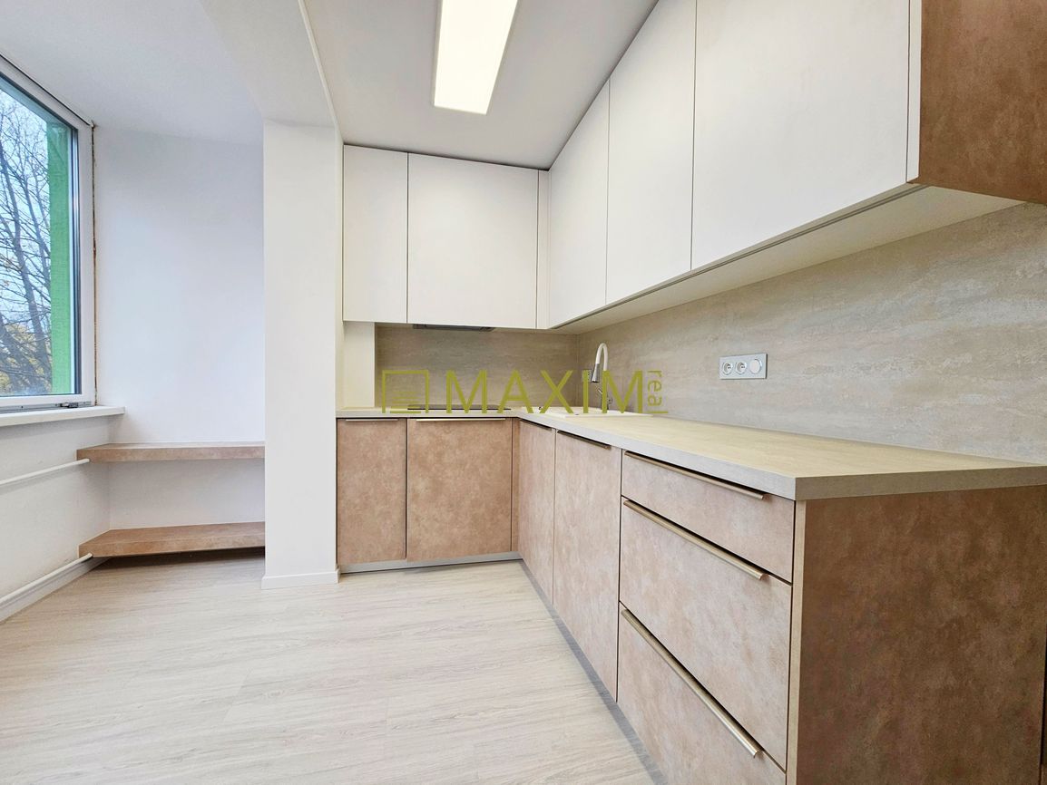 Ponúkame na predaj 3- izbový byt na ulici Čiližská