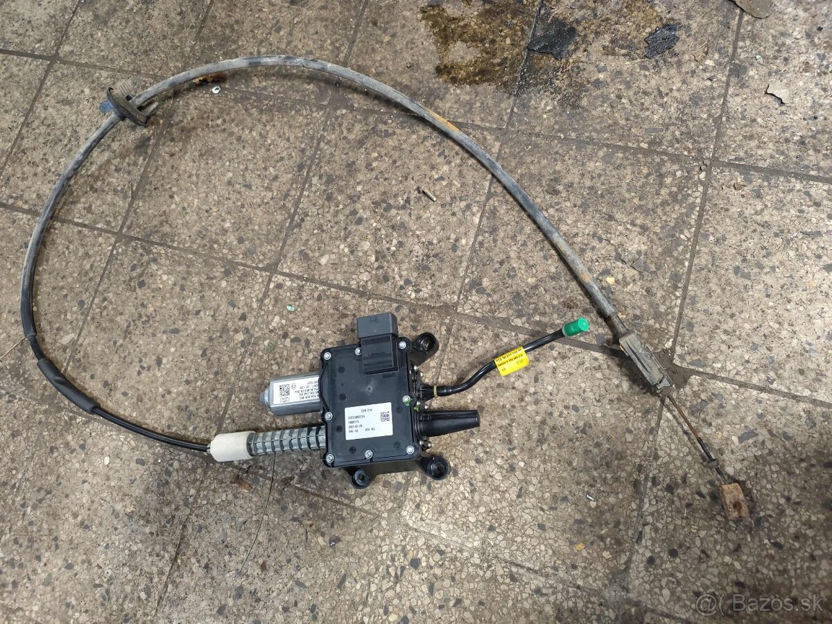 Citroen C4 Picasso motor ručnej brzdy