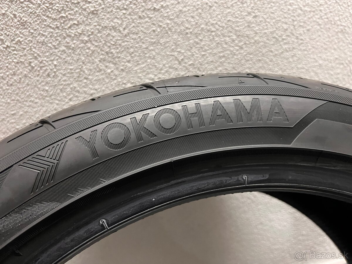 Yokohama Advan fleva V701 R19