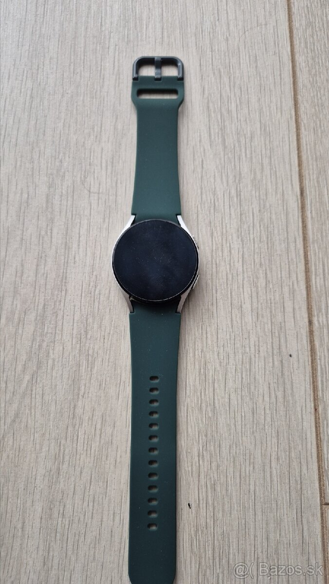 Predám smart hodinky Samsung Galaxy Watch4