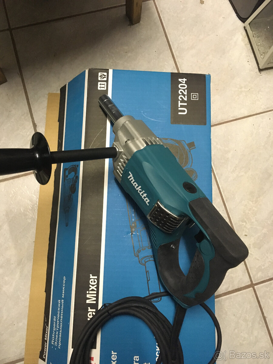 Makita UT2204 miešadlo