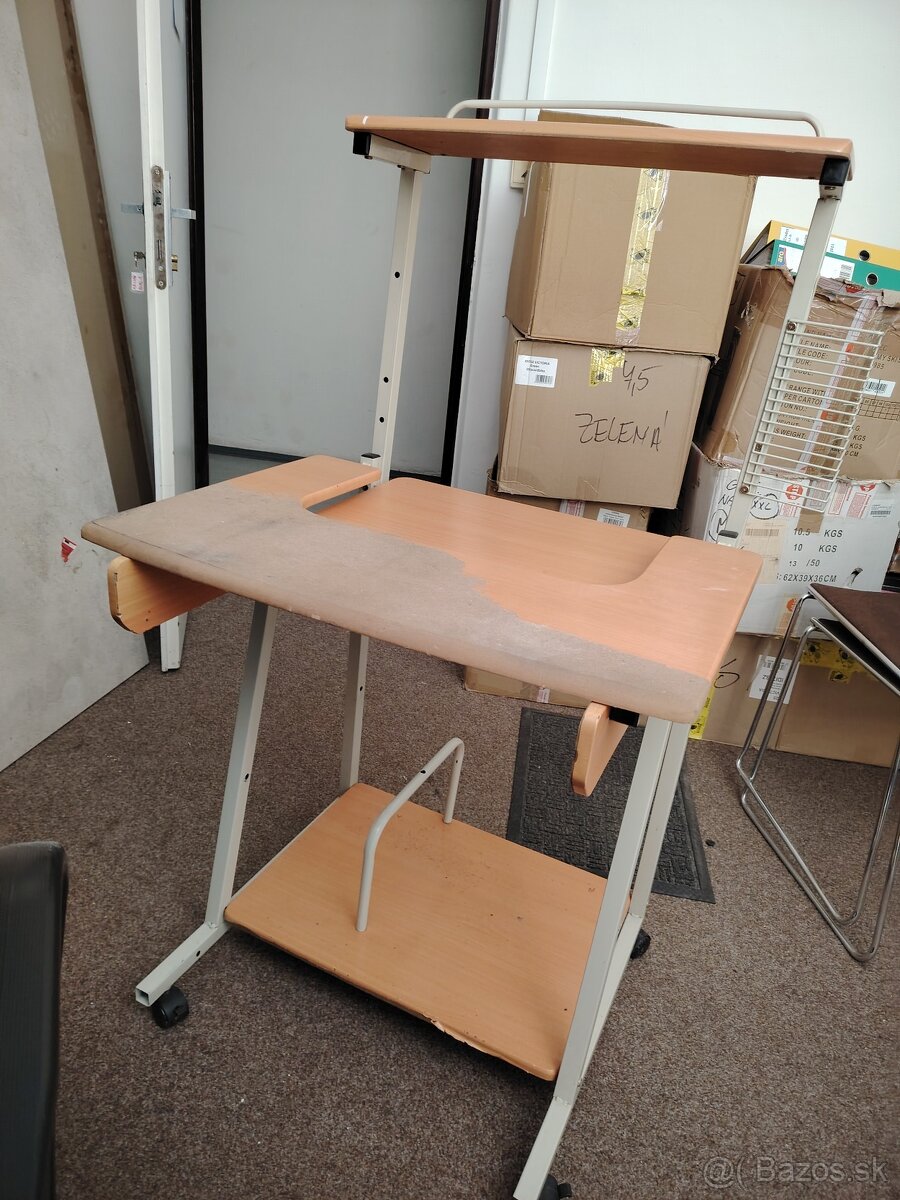 PC stôl