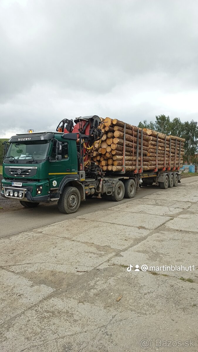 Sofer kamionu lesovozu Scania volvo