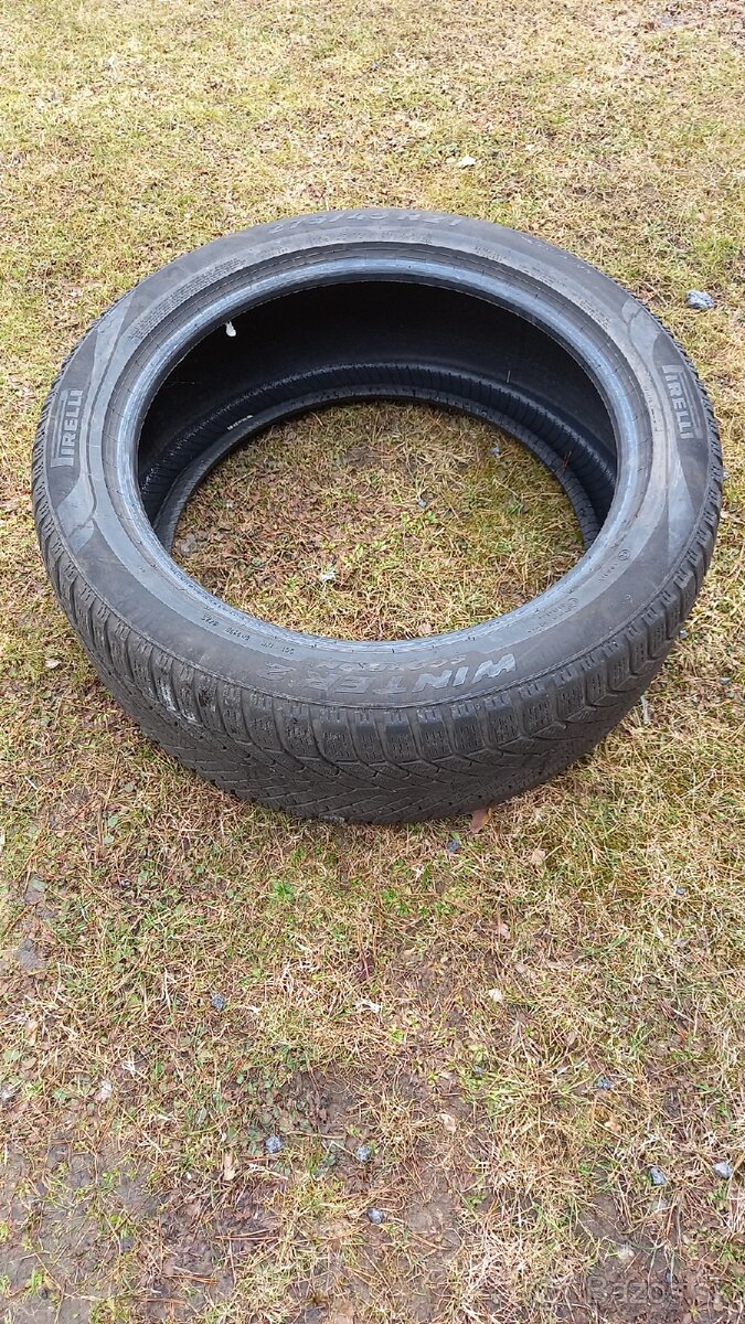 275/45 R21