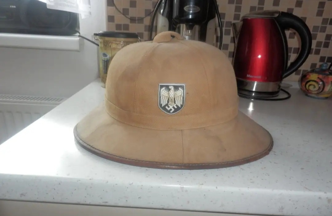 Starý vojensky klobouk