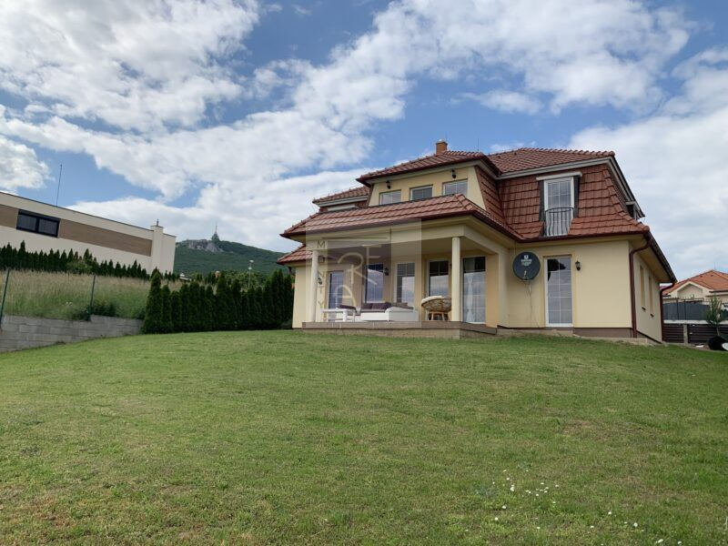 NA PRENÁJOM RODINNÝ DOM NITRA - ZOBOR