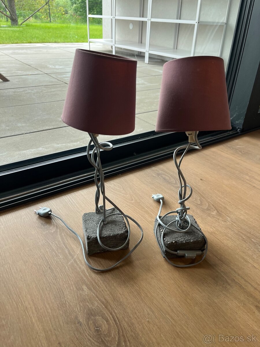 Lampy k nočnému stolíku