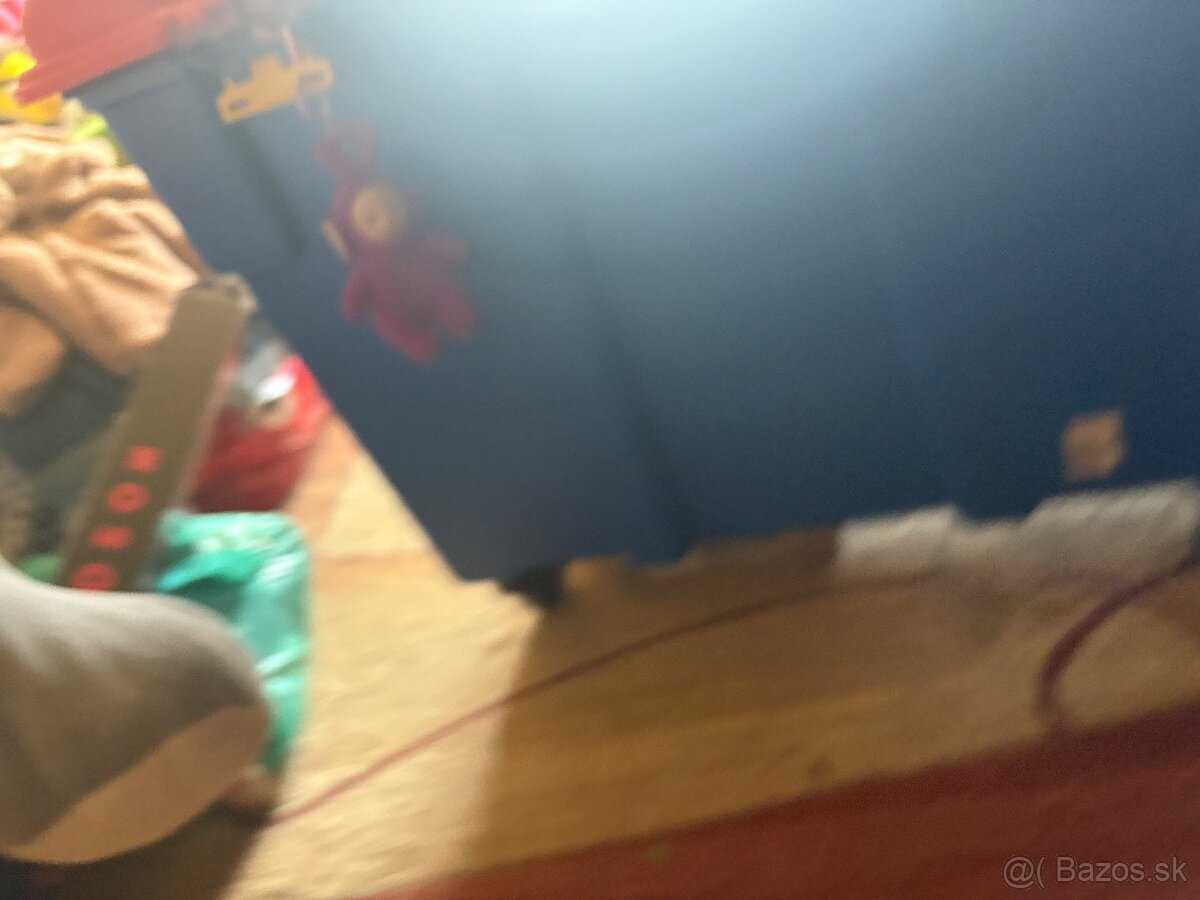 Predám plastovú veľkú truhlicu hraciek