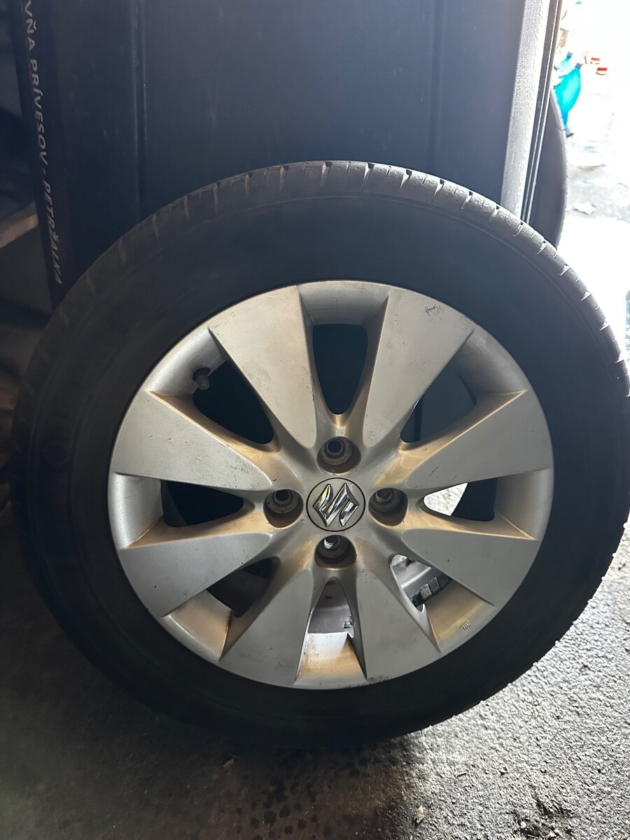 Alu disky s pneu na Suzuki Splash