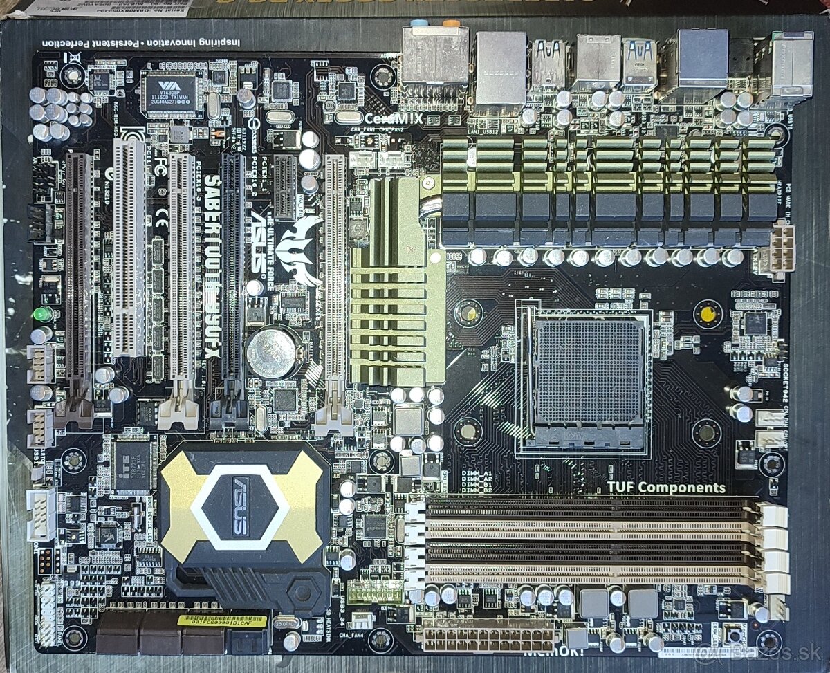 SABERTOOTH 990FX AM3+