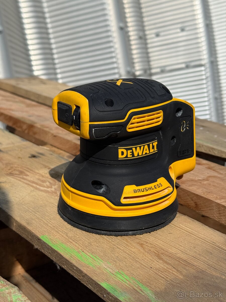 AKU Excentricka bruska Dewalt