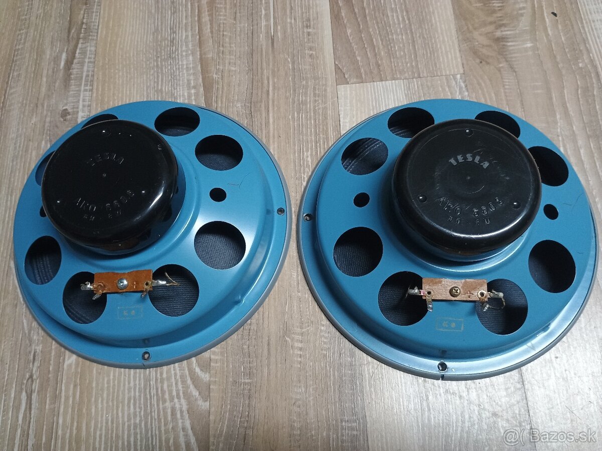 Reproduktory Tesla ARO 6608