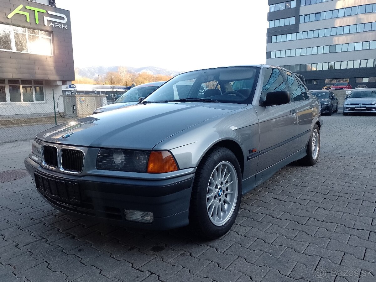 E36 318i 1992 M40