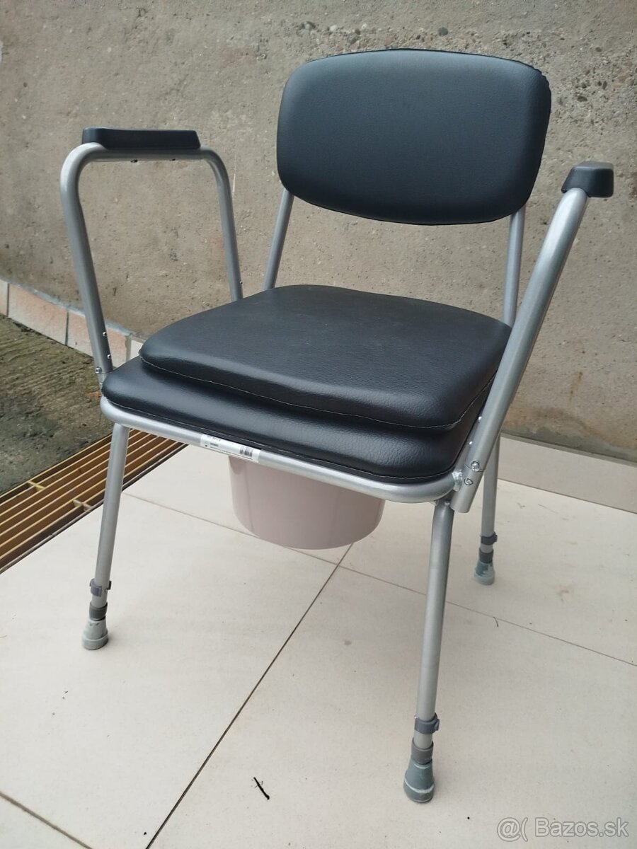 Toaletná stolička pre imobilných