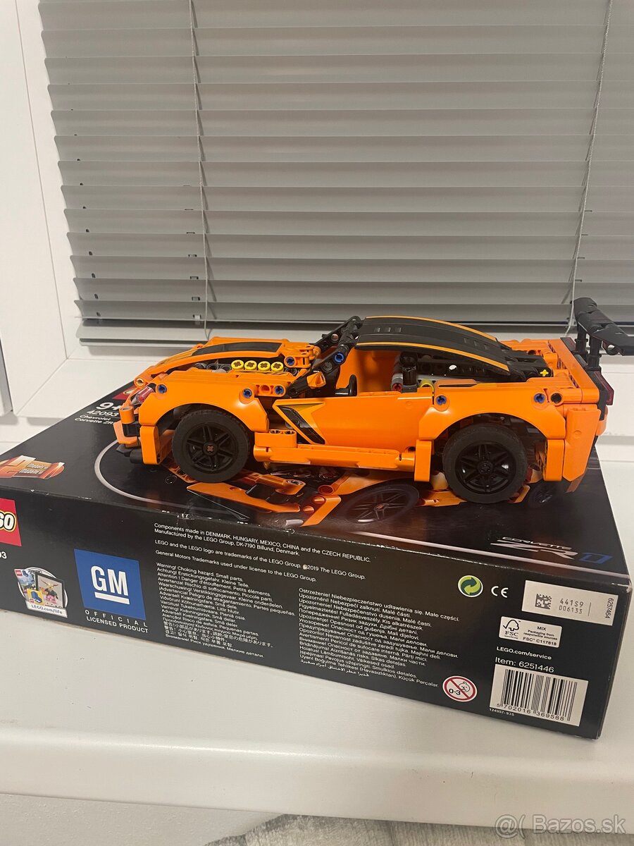 Lego Chevrolet Corvette ZR1 42093