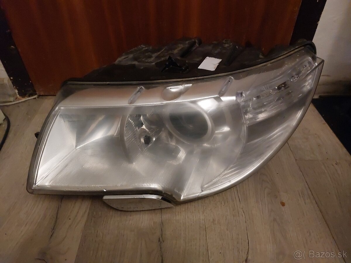 predné svetlo Superb 2