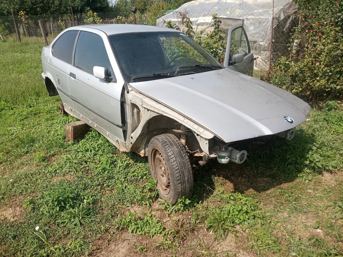 Rozpredám BMW E36 316i Compakt