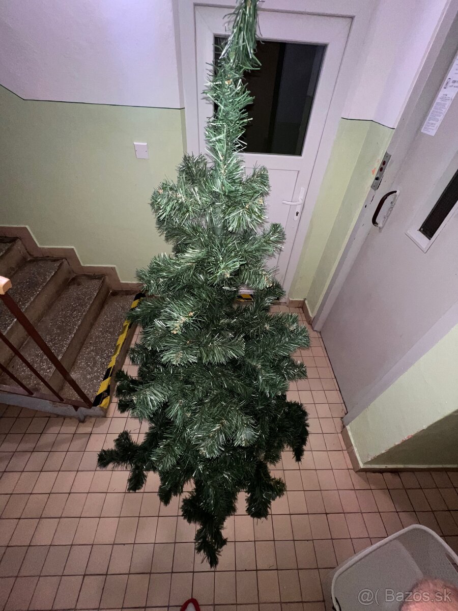 Umely vianocny stromcek