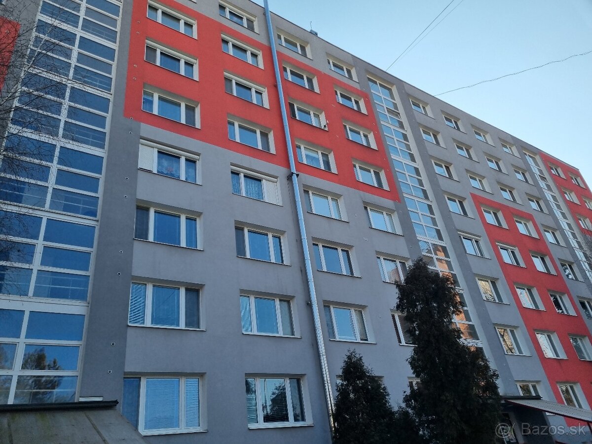 Moderný zrekonštruovaný dvojizbový byt s loggiou v Lučenci