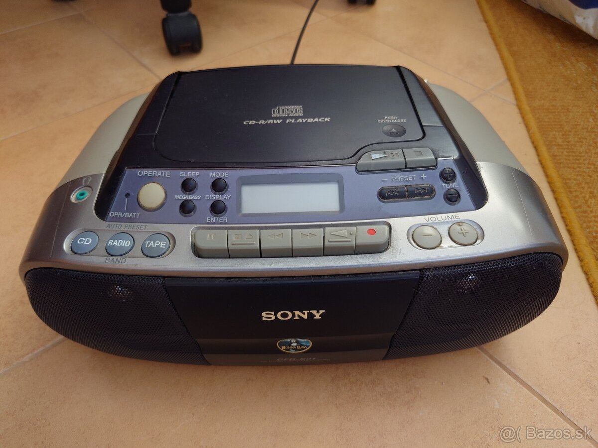 Rádio s CD Sony