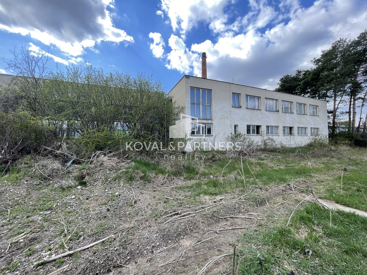 Na predaj priemyselný objekt s pozemkom 21160 m2 cena s DPH