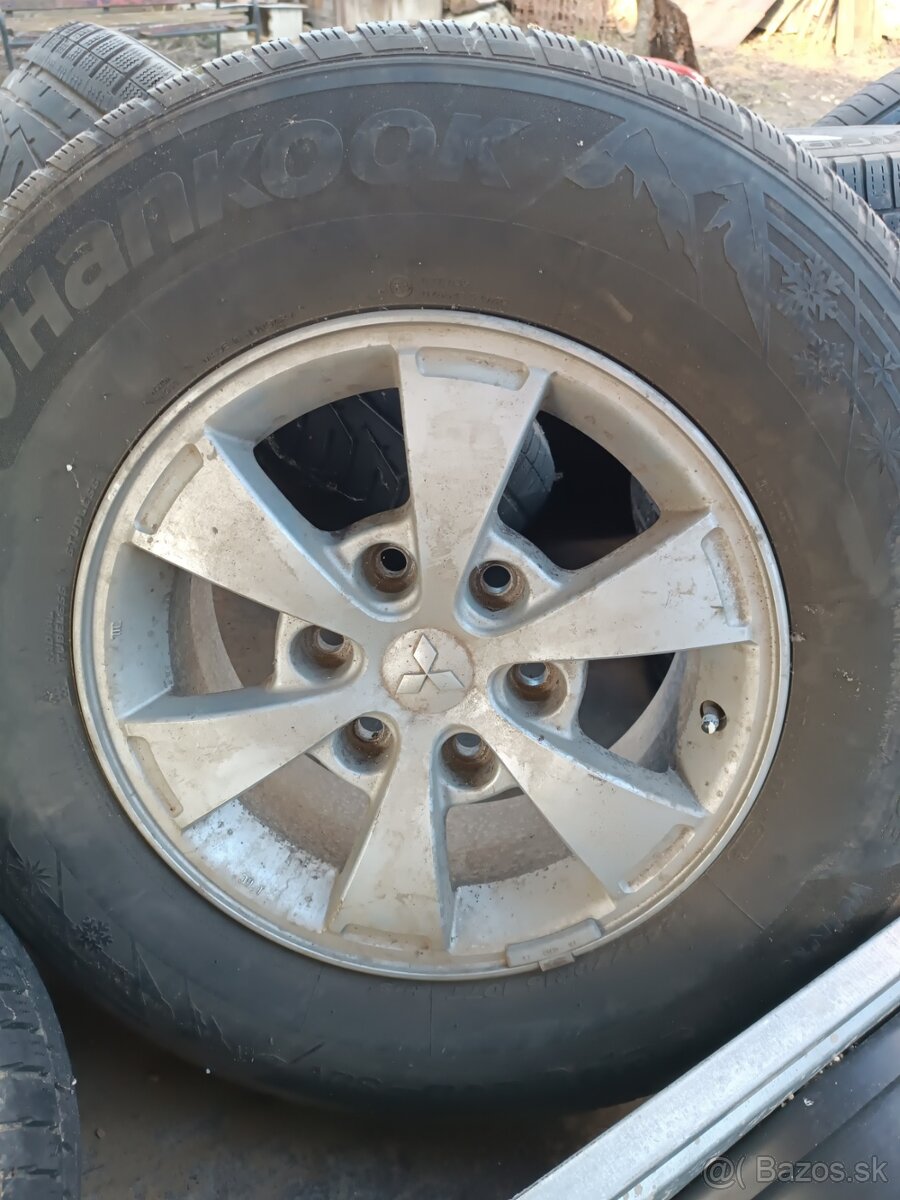 Mitsubishi L200 , Pajero elektrony r16