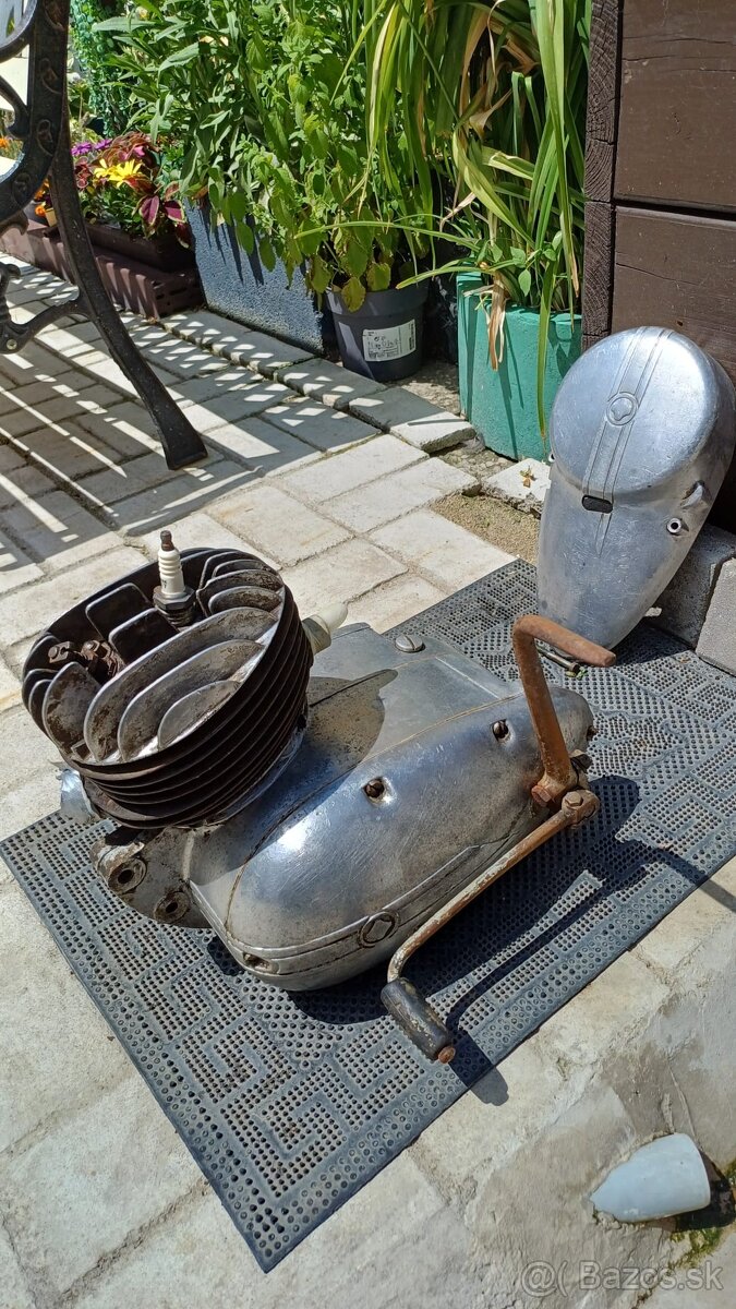 Predám motor na Manet M90