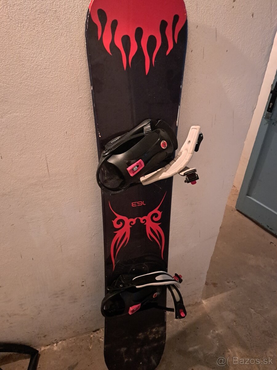 Predám snowboard spolu s topánkami