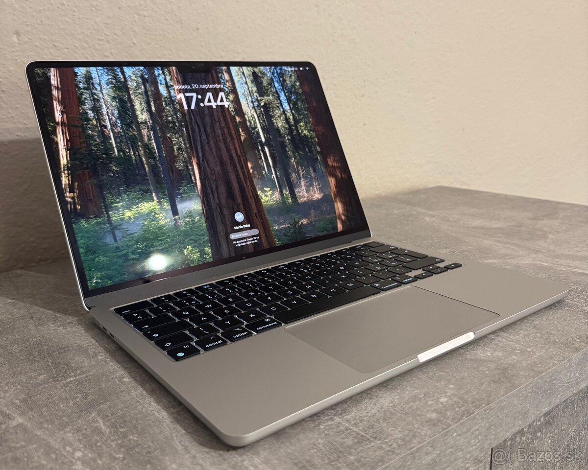 MacBook Air M3 2024