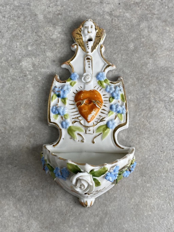 Starožitná porcelánová svätenička Božie srdce