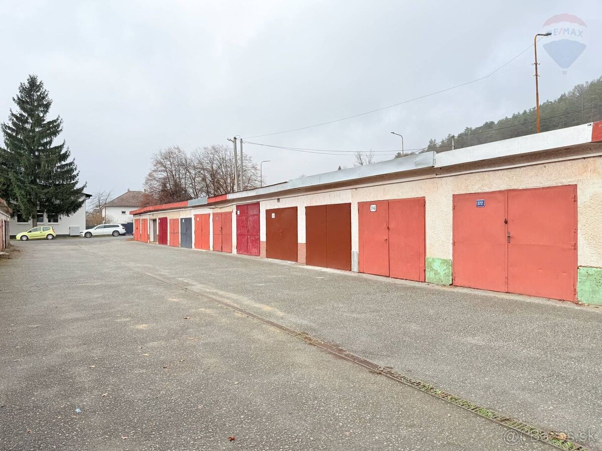 Garáž na ulici Puškinovej v Humennom, na predaj.