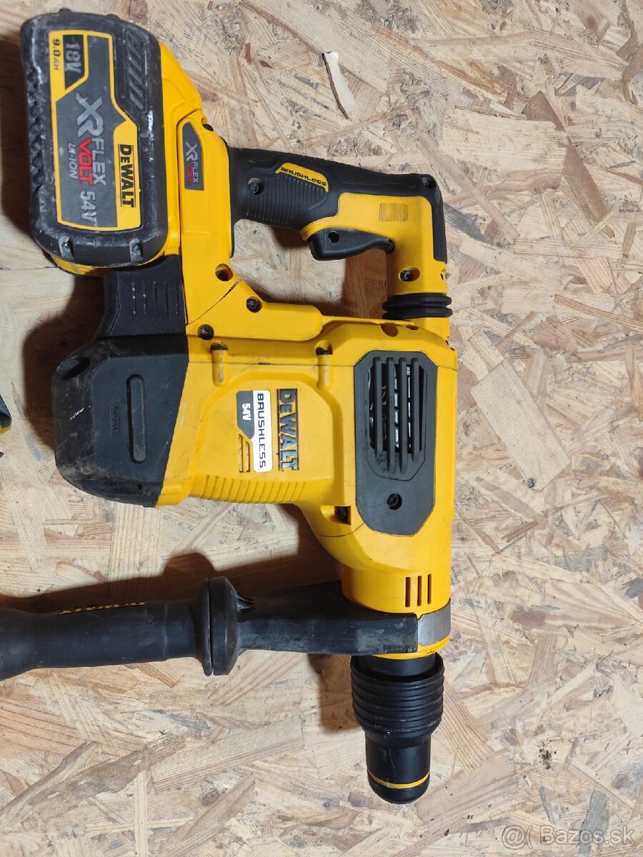 DeWalt kombinované kladivo