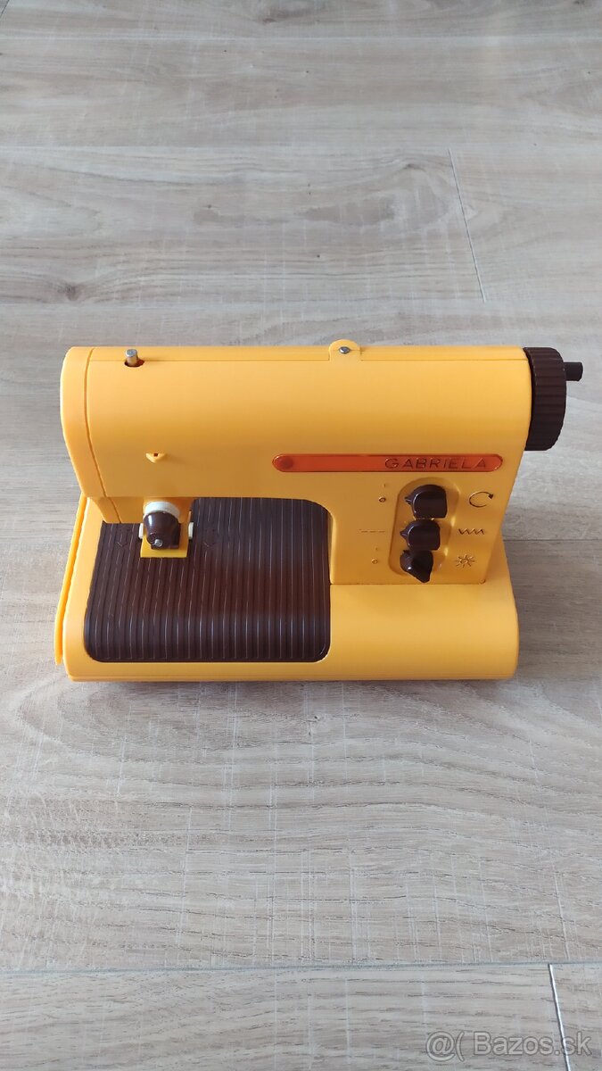 Predám detský retro šijací stroj PIKO Gabriela