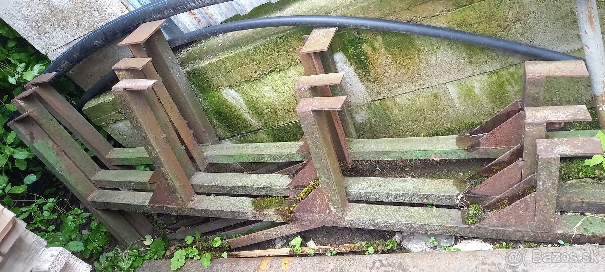 Stojan na železo - 3 kusy