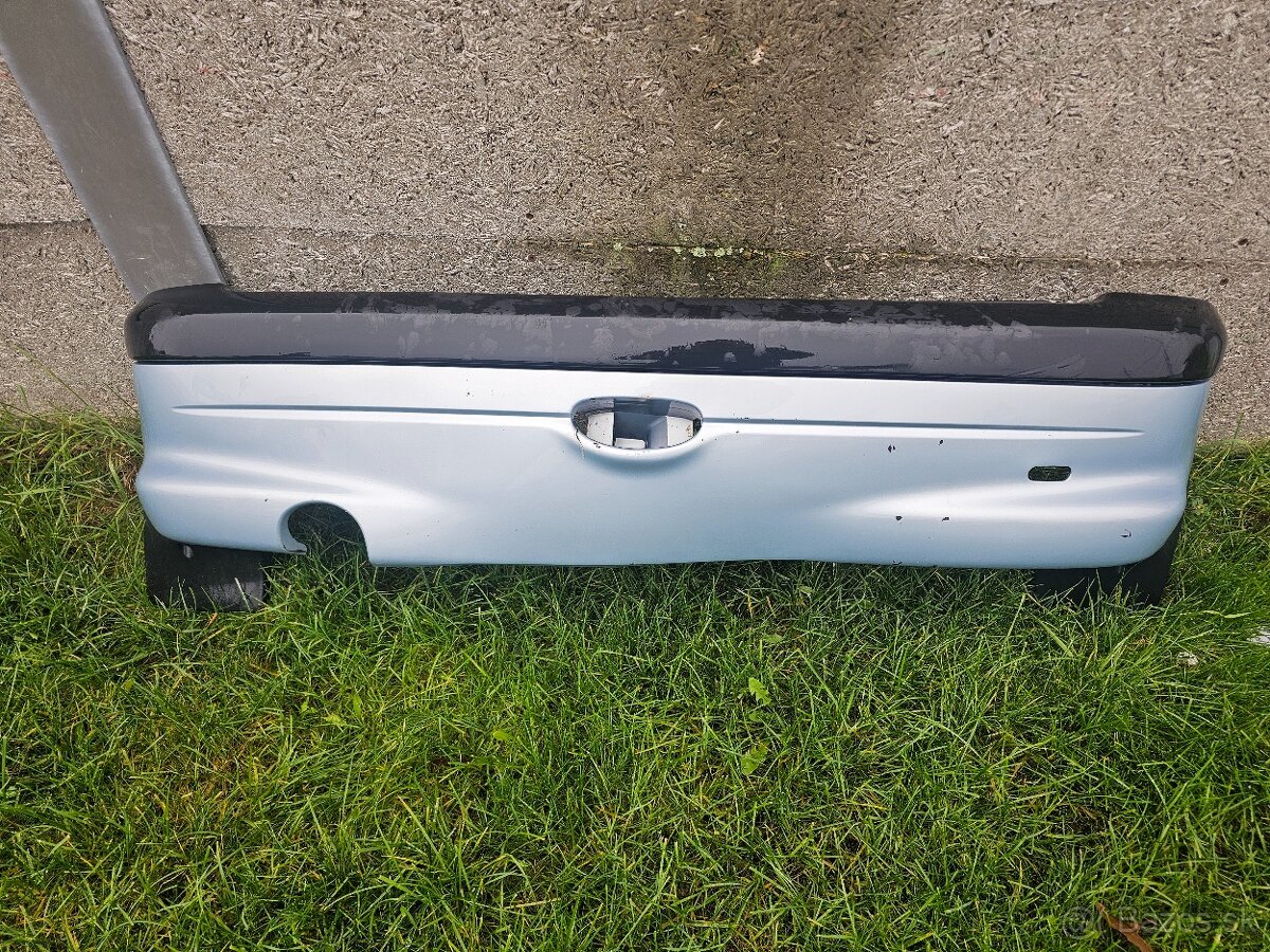 Zadný nárazník Peugeot 206