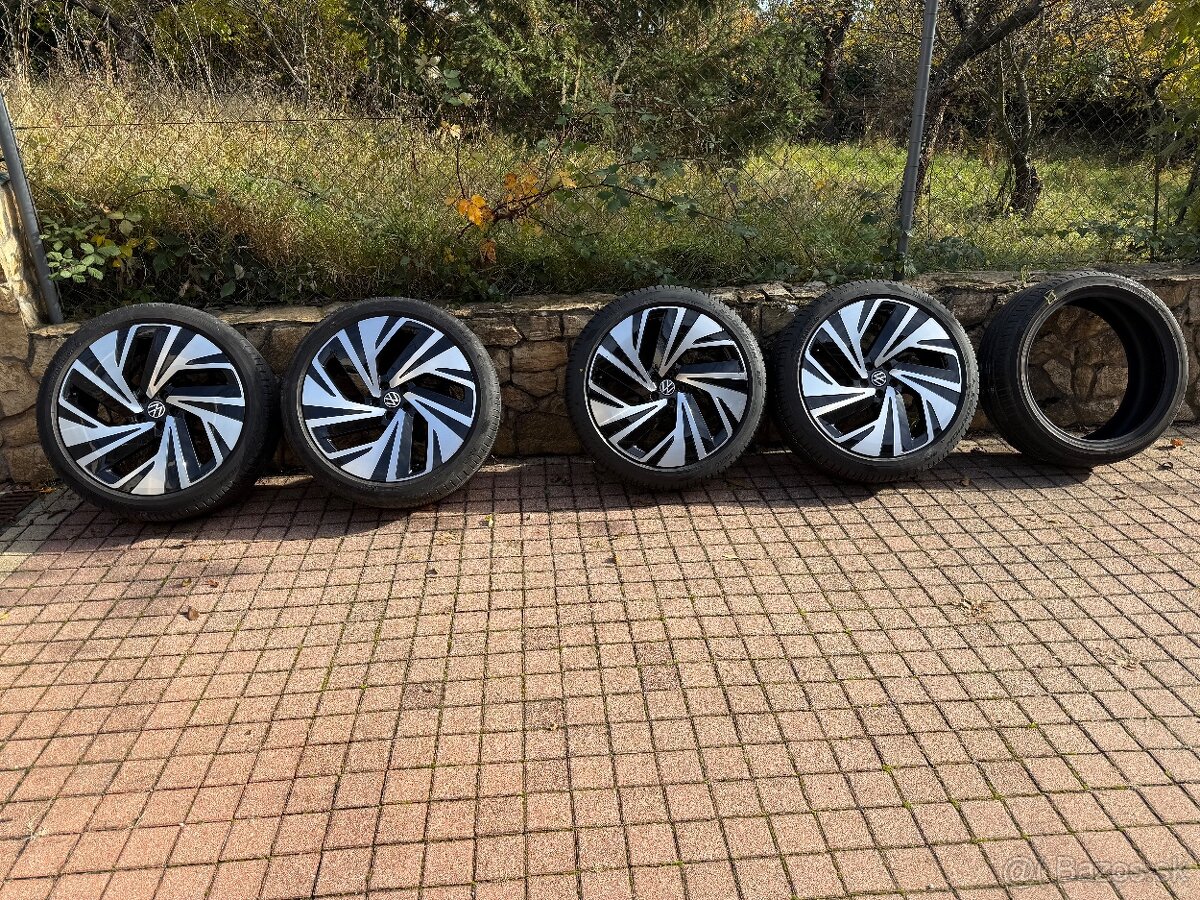 Letné pneumatiky na diskoch VW