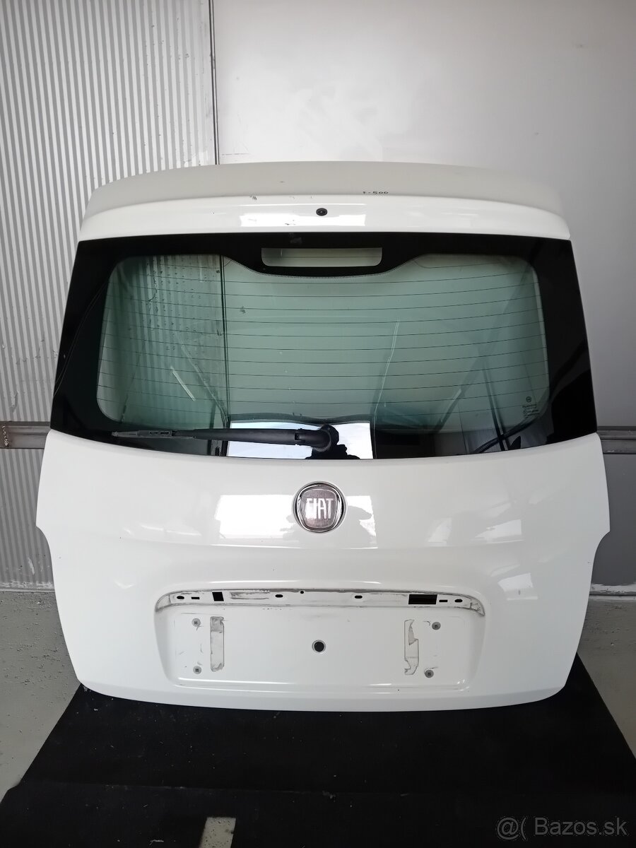 Fiat 500 kufrové dvere
