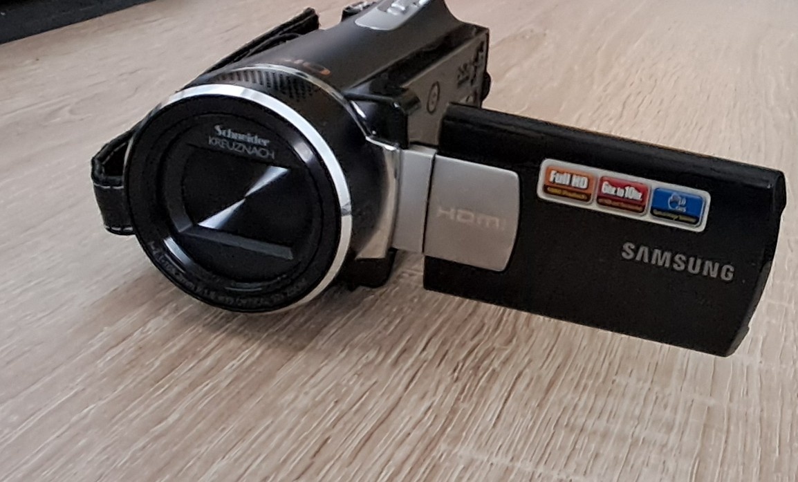 Predám full HD Samsung videokameru + kapsička