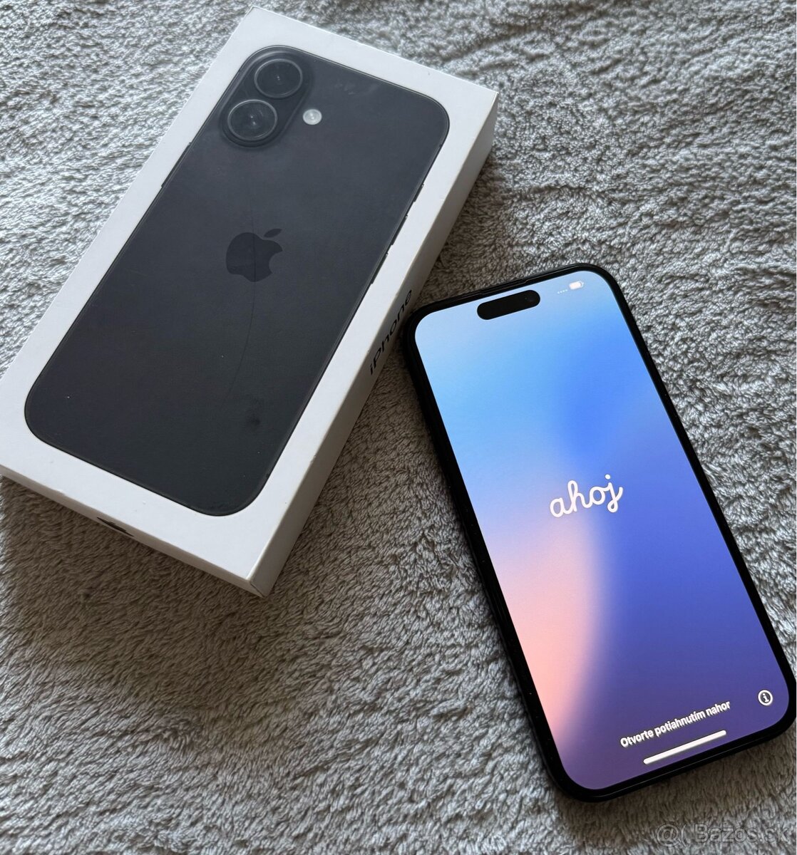 iPhone 16, Black / Čierny