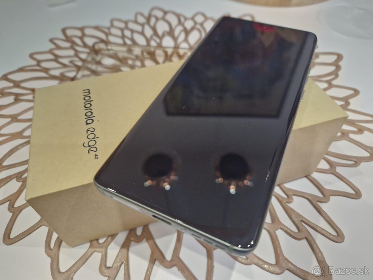 Motorola Edge 40 8/256GB v záruke