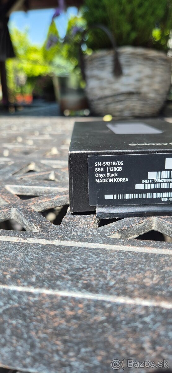 Samsung galaxy S24 black