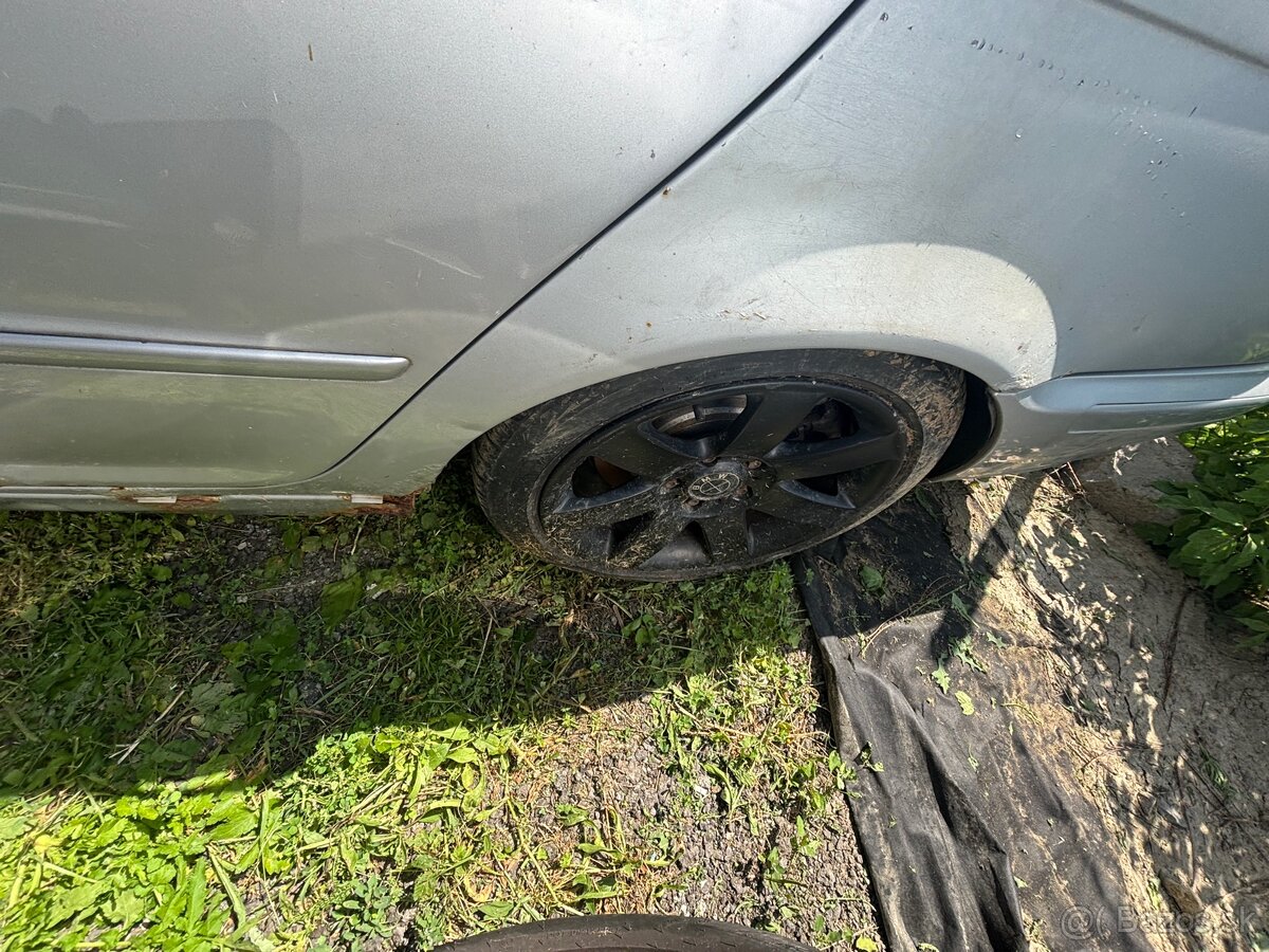 Predám BMW e46 330d na diely