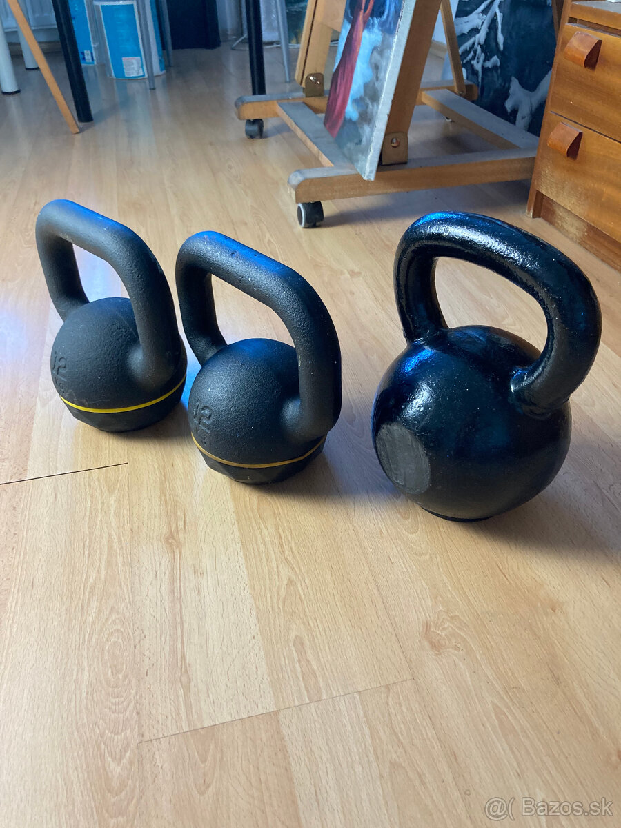 Predám liatinové kettlebely - 2x12kg a 1x20kg
