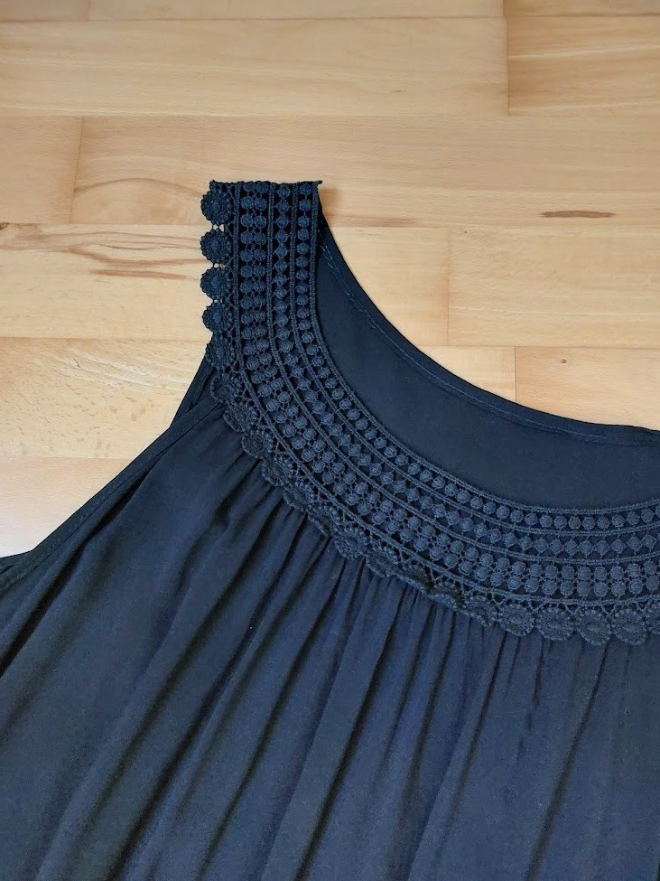 Balonovy top s macrame cipkou M/L